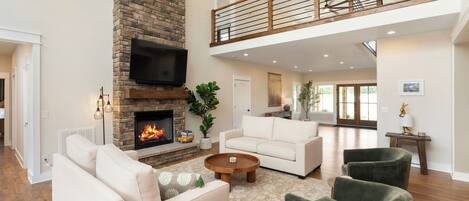 TV, fireplace