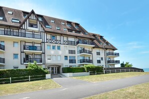 Exterior - Sur la Promenade Proust - Appt vue mer (Cabourg)