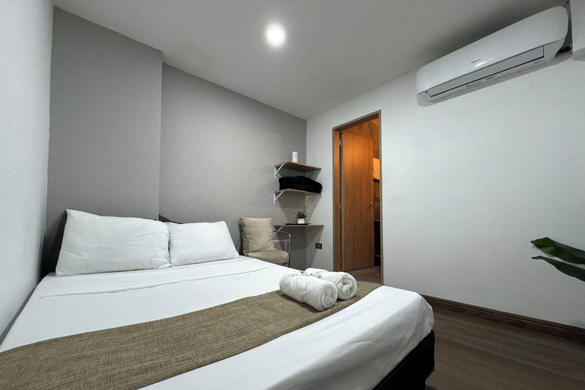 Blackout curtains, soundproofing, iron/ironing board, free WiFi