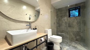 Deluxe Room | Bathroom | Shower
