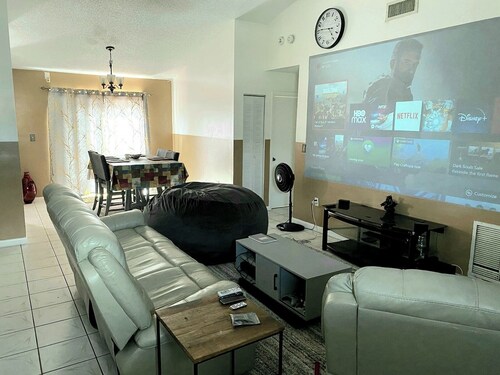 Hard Rock Escape – Luxe Stay w/ Theater,Grand Patio,1.5mi to Stadium, City Nexus