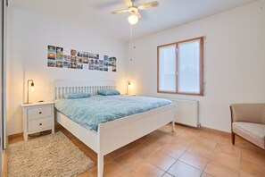 4 Schlafzimmer, Bügeleisen/Bügelbrett, kostenloses WLAN, Bettwäsche