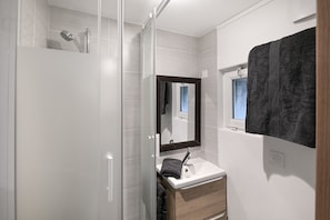 Hair dryer, towels - La P'tite Escapade - à 25 min de Caen (Creully sur Seulles)