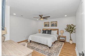 4 bedrooms, desk, iron/ironing board, travel crib