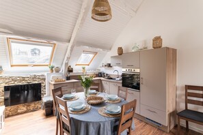 Kühlschrank, Mikrowelle, Ofen, Geschirrspüler