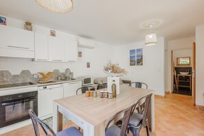 Frigorifero, microonde, forno, lavastoviglie