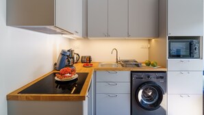 茶具/咖啡用具、冰箱、微波炉、烤箱