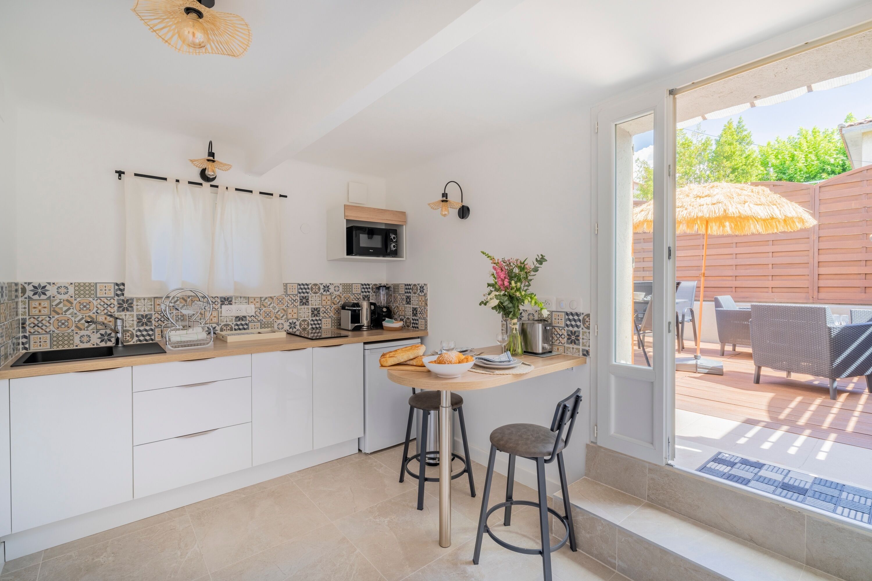 冰箱、微波炉、茶具/咖啡用具、烤面包机