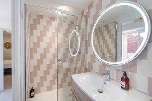 Hair dryer, towels