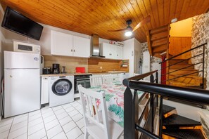 Refrigerador, microondas, horno y lavavajillas 