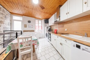 Fridge, microwave, oven, dishwasher