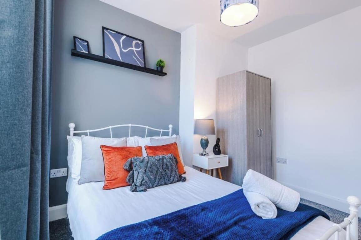 4 Schlafzimmer, Bügeleisen/Bügelbrett, Internetzugang, Bettwäsche