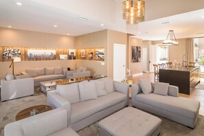 Téléviseur, foyer, chaîne audio, bureau