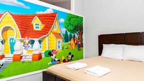 Iron/ironing board, travel cot, WiFi, bed sheets