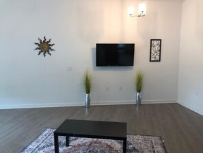 Interior - Charming 1-bedroom apartment in lovely Leander with AC, WiFi (Leander)