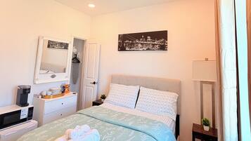 1 bedroom, desk, iron/ironing board, WiFi (free)