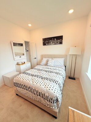 1 bedroom, desk, iron/ironing board, free WiFi