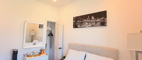 1 bedroom, desk, iron/ironing board, WiFi (free)