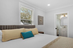 3 bedrooms, free WiFi, bed sheets, wheelchair access