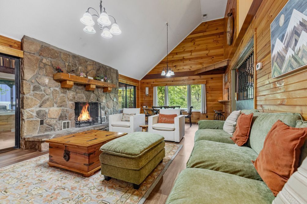 TV, peis og bordtennis