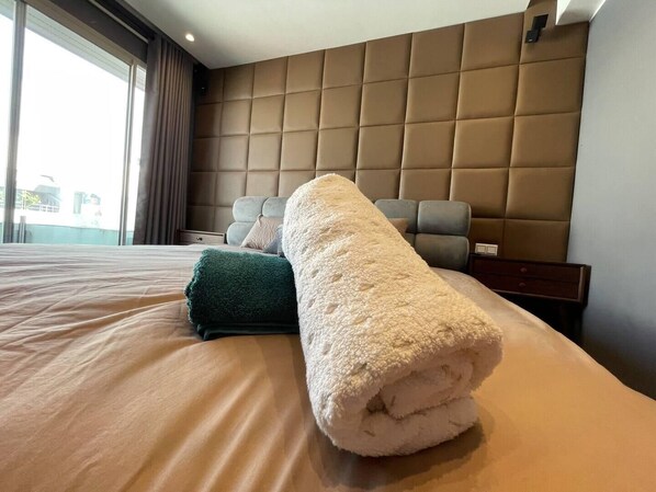 2 chambres, fer et planche à repasser, Wi-Fi, draps fournis