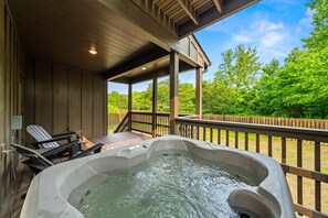 Terrace/patio - New/4bd/4ba/arcade/hot tub/firepit/great location (Sevierville)