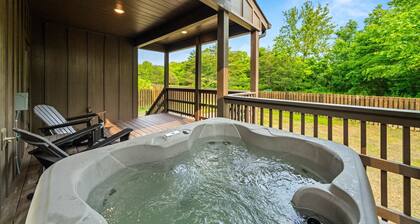 New/4bd/4ba/arcade/hot tub/firepit/great location