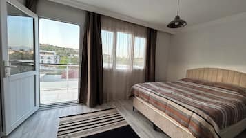 2 Schlafzimmer, Schreibtisch, Bügeleisen/Bügelbrett, kostenloses WLAN