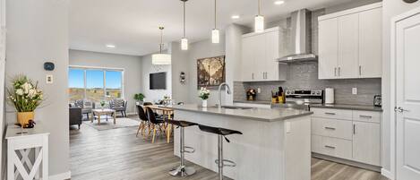 Mikrowelle, Ofen, Herdplatte, GeschirrspĂŒler