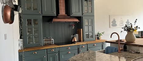 Oven, dishwasher
