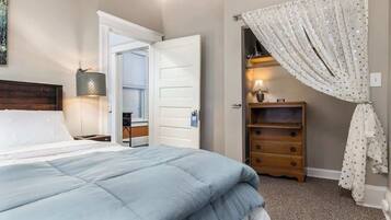 1 bedroom, iron/ironing board, WiFi, bed sheets