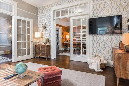 Big Oak Bungalow 1 dreamy bedroom amazing porch