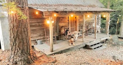 Twinkly Secluded Cabin 1BR + Loft + Trails +Grotto