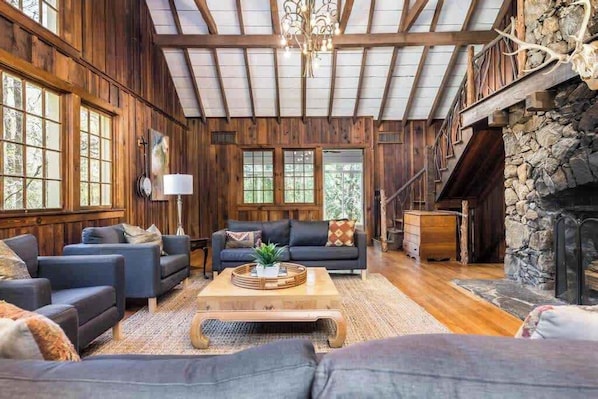 TV, fireplace, offices