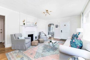 TV, offices - The Speakeasy Cottage, renovated midtown, quiet (Macon)