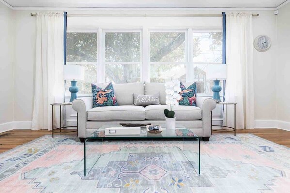 TV, offices - The Speakeasy Cottage, renovated midtown, quiet (Macon)