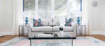 The Speakeasy Cottage, renovated midtown, quiet