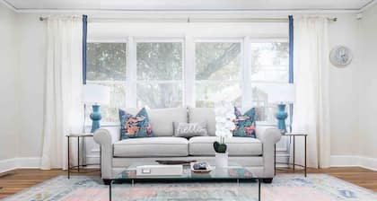 The Speakeasy Cottage, renovated midtown, quiet