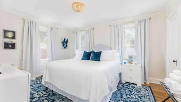 2 bedrooms, iron/ironing board, travel cot, WiFi