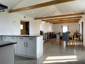 Cottage, Ocean View | Dining room