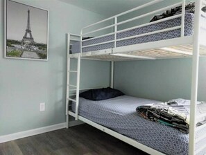 3 quartos, Wi-Fi de cortesia, roupa de cama
