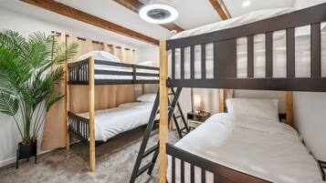 3 bedrooms, iron/ironing board, travel crib, WiFi