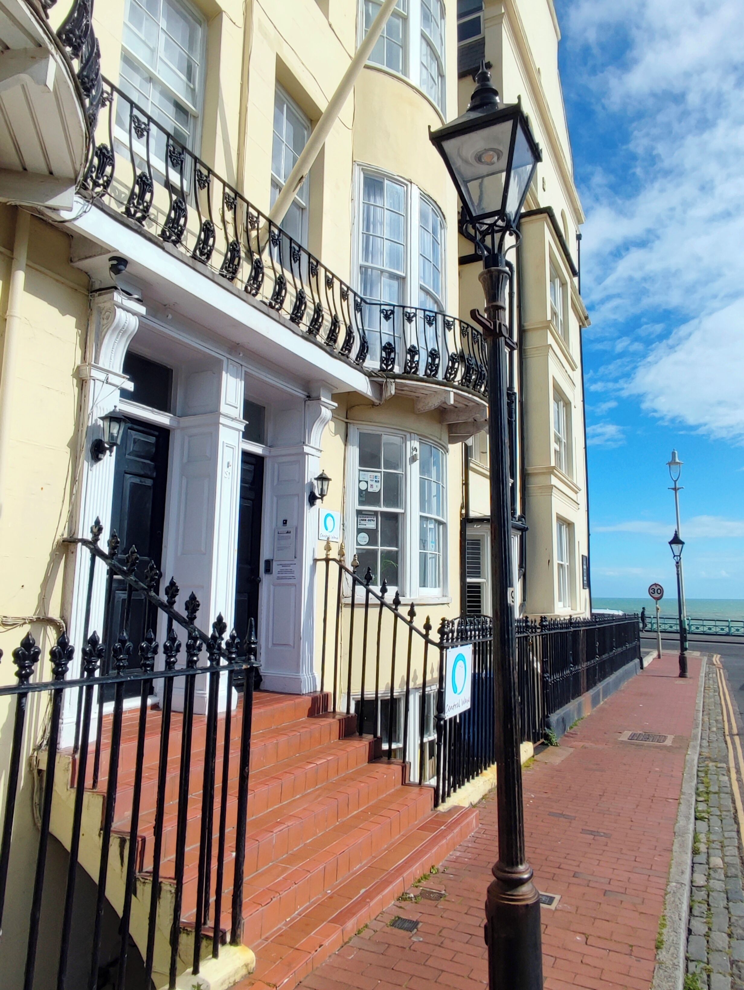 ด้านหน้าที่พัก