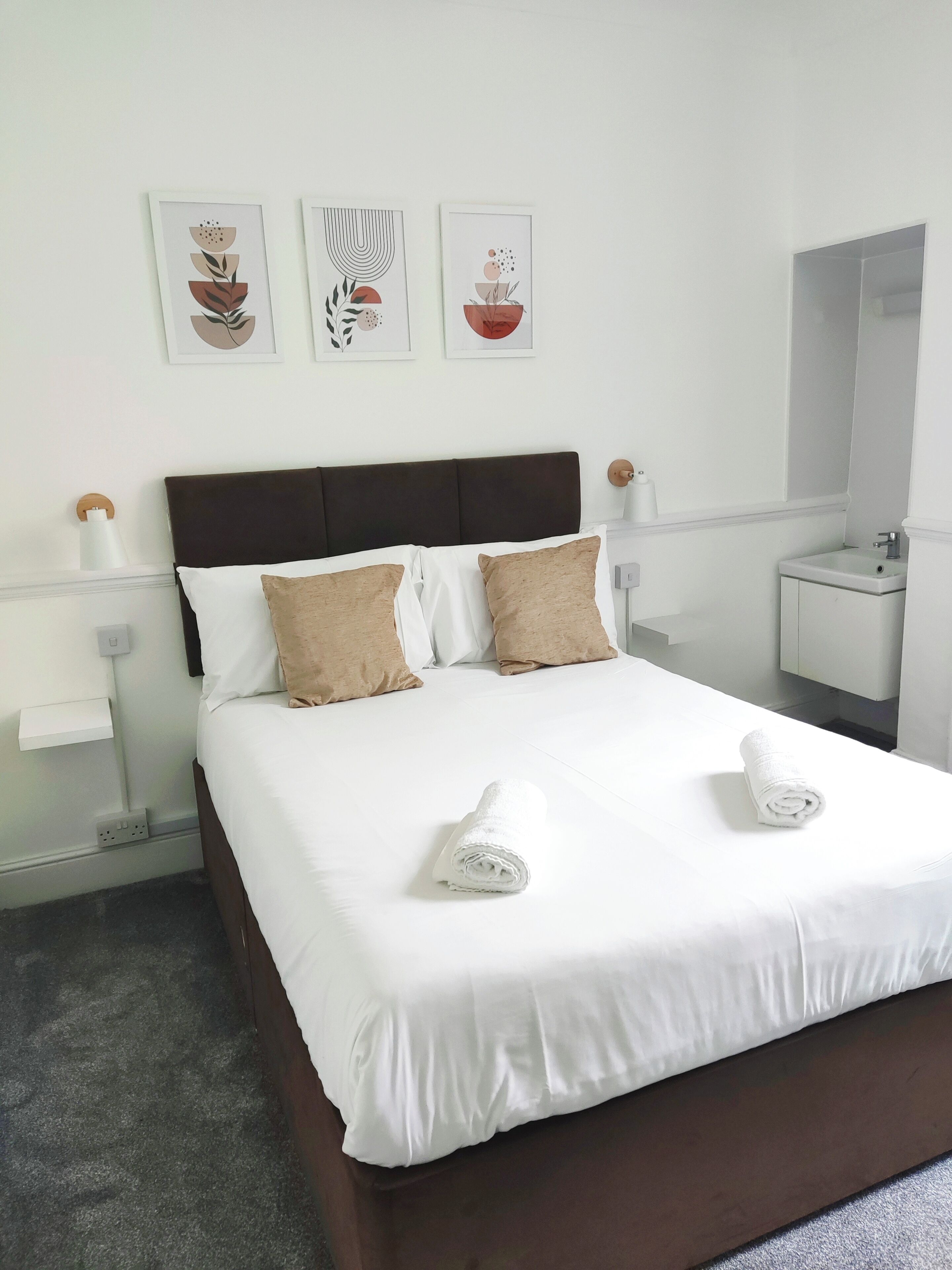 Basic Double Room, Private Bathroom | Free WiFi