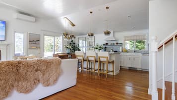 Smart TV, fireplace, video games, books