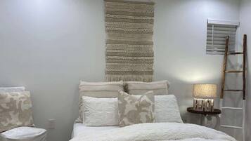 1 bedroom, iron/ironing board, travel cot, WiFi