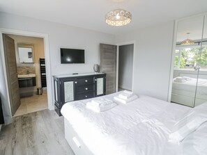 5 Schlafzimmer, individuell dekoriert, individuell eingerichtet