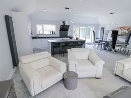 Cottage | Living area