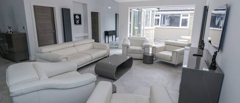 Cottage | Living area