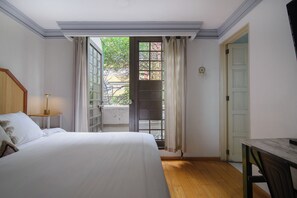 1 slaapkamer, een bureau, wifi, beddengoed